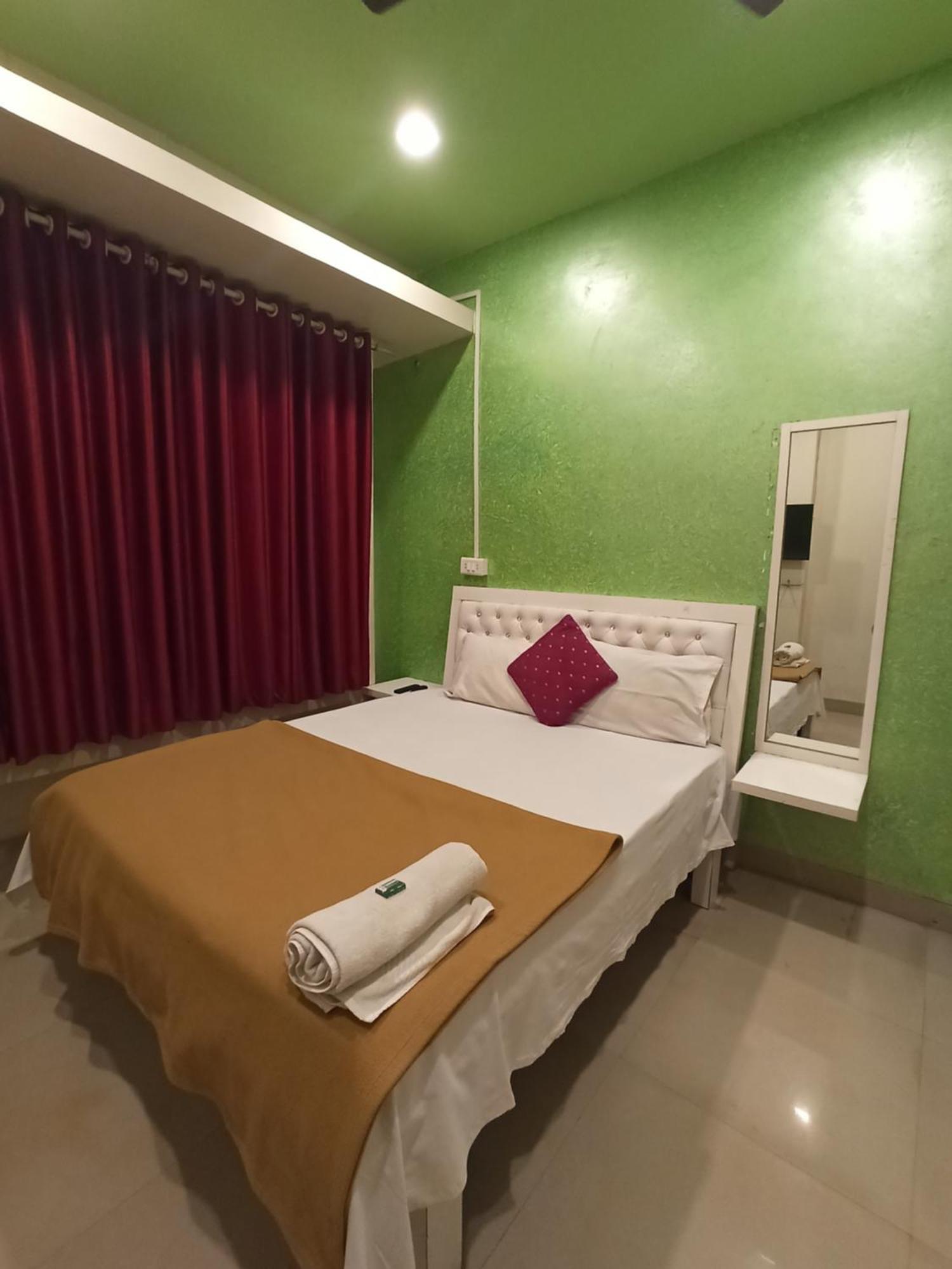 Malwade Motel Pune Eksteriør billede