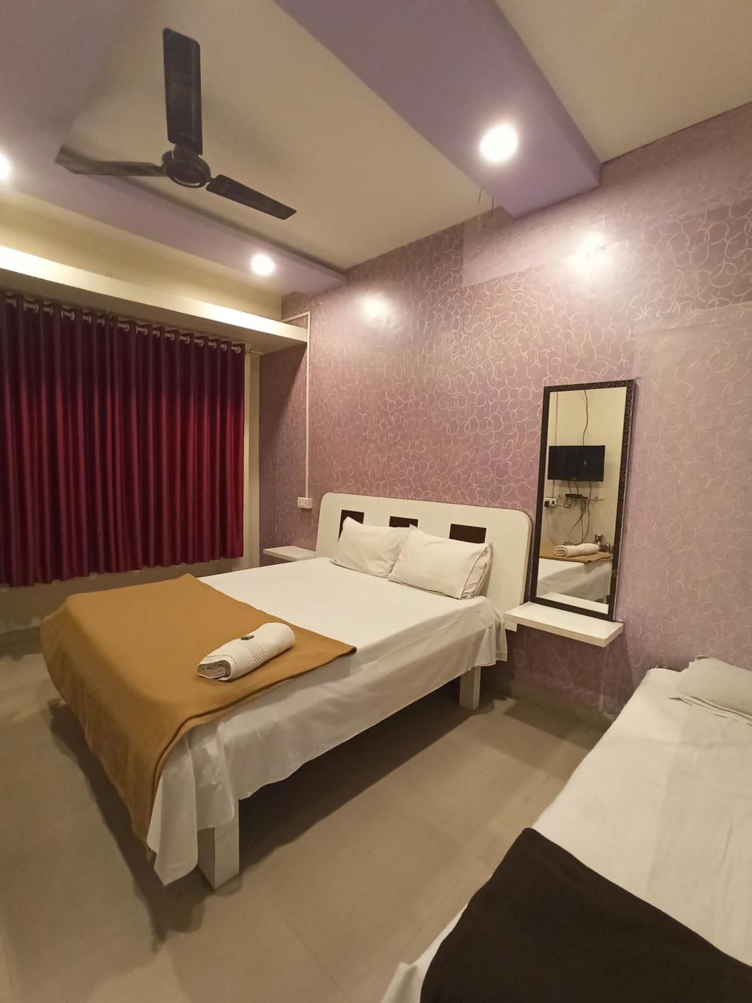 Malwade Motel Pune Eksteriør billede